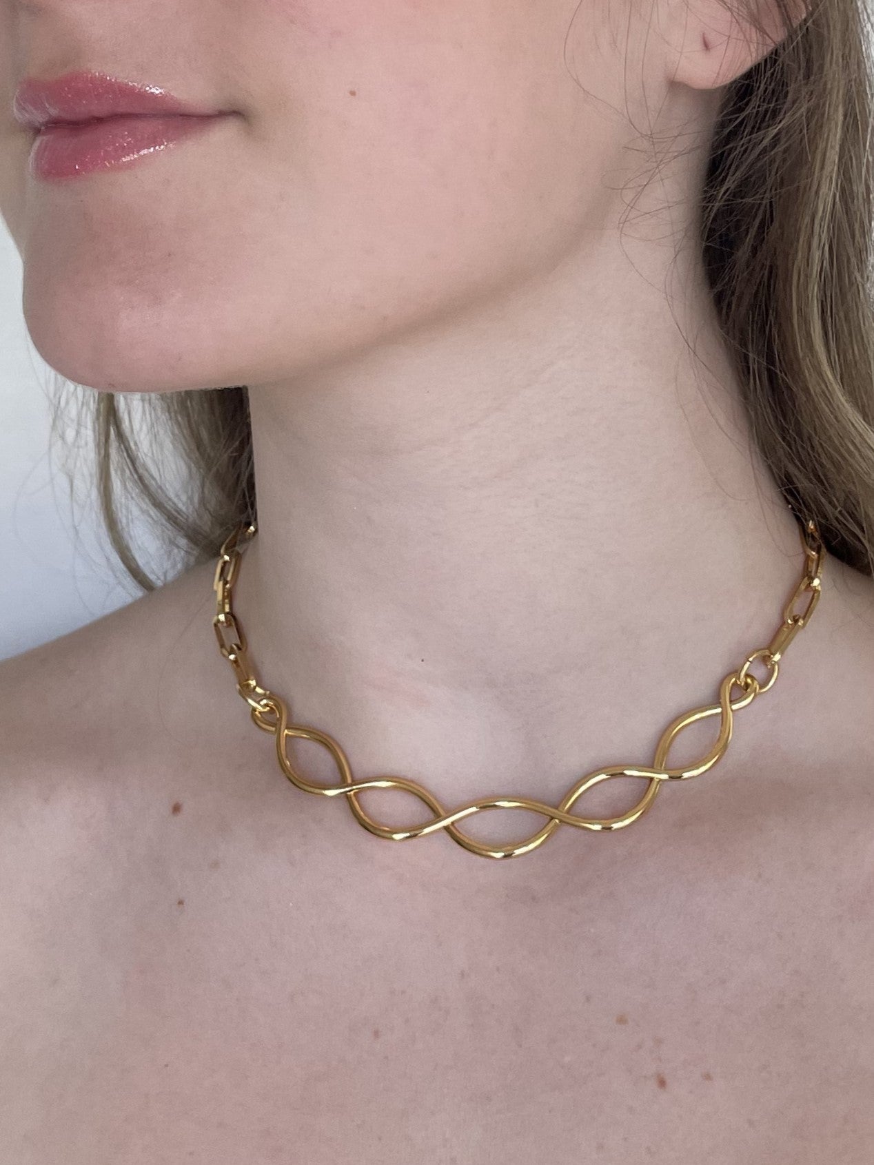 Colar Choker Elos Orgânicos Ouro